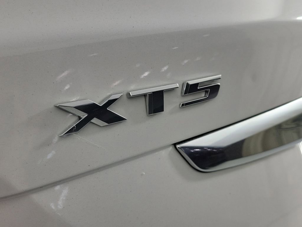 Used 2020 Cadillac XT5 Premium Luxury FWD image 5