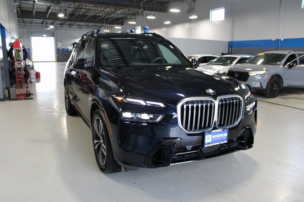 Used 2024 BMW X7 xDrive40i w/ M Sport Package image 4