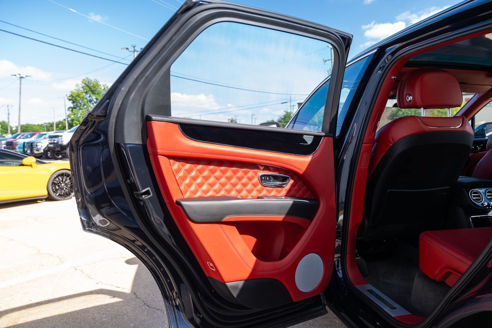 Used 2021 Bentley Bentayga AWD/4WD image 80