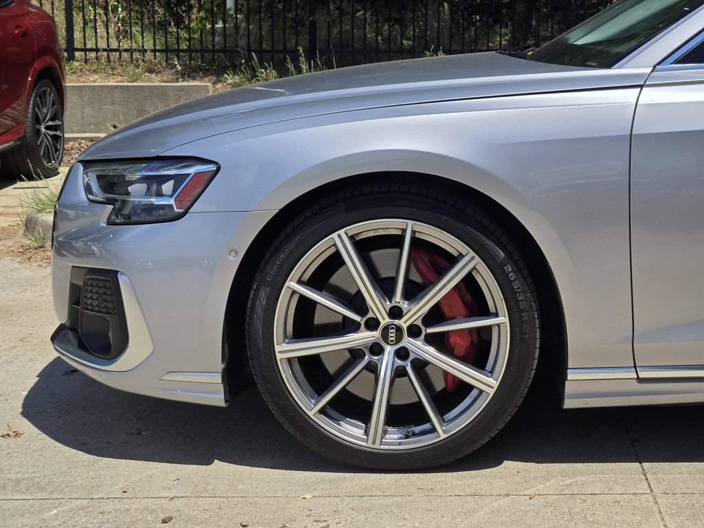Used 2022 Audi S8 w/ S8 Comfort Plus Package AWD/4WD image 6