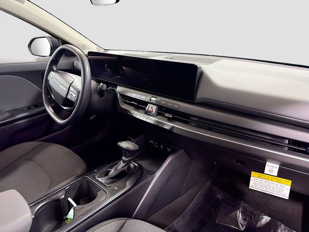Used 2025 Kia K4 LXS image 27