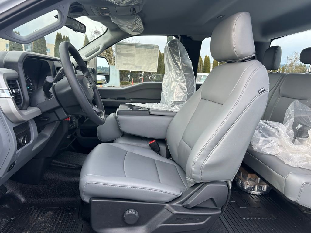 New 2026 Ford F250 XL w/ XL Chrome Package image 13