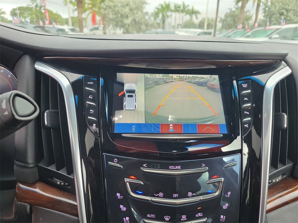 Used 2018 Cadillac Escalade Luxury image 23