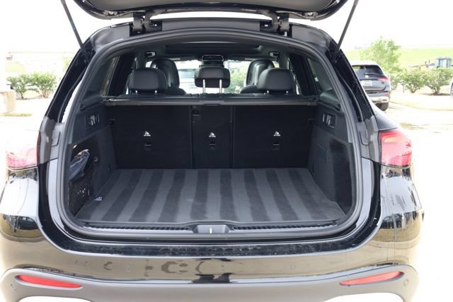 Certified 2026 Mercedes-Benz GLC 300 image 32
