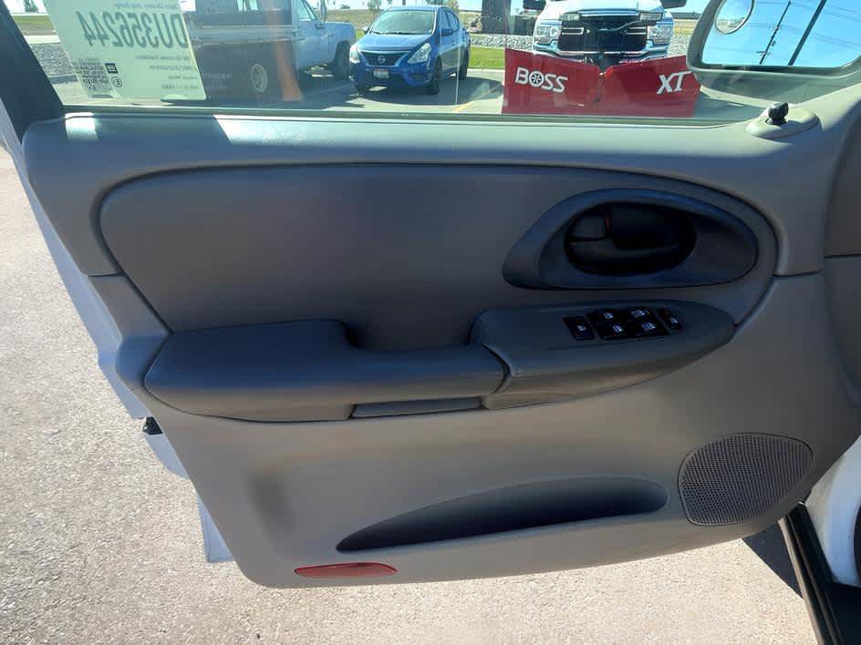 Used 2002 Chevrolet TrailBlazer LT AWD/4WD image 9