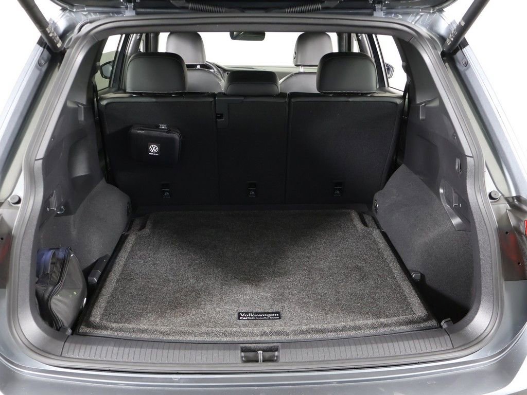 Used 2022 Volkswagen Tiguan SE R-Line AWD/4WD image 20