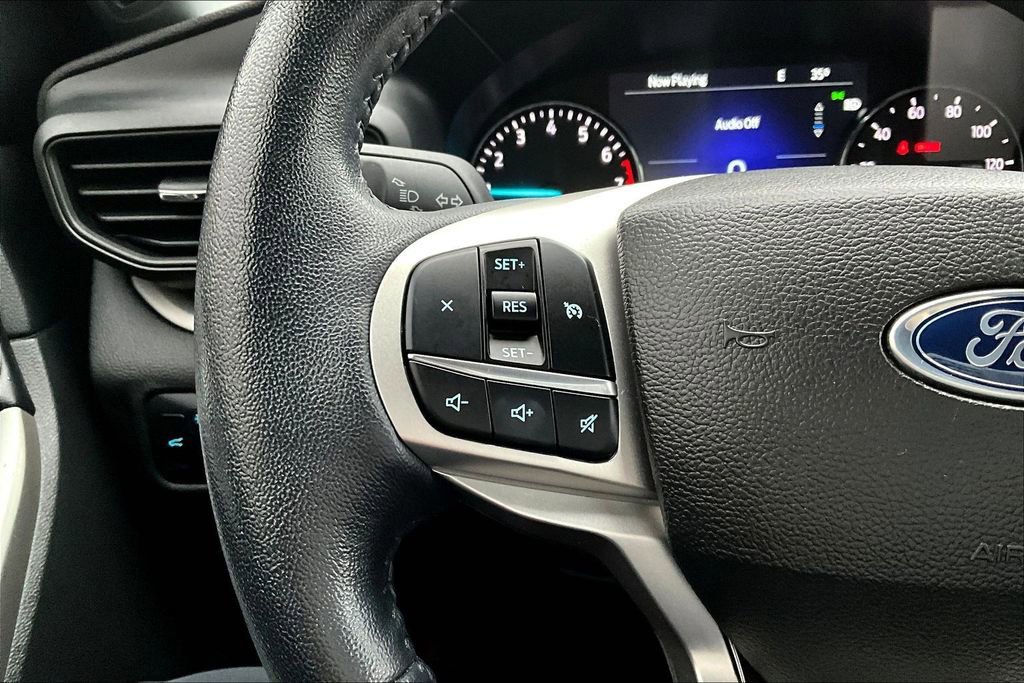 Used 2023 Ford Explorer XLT image 10