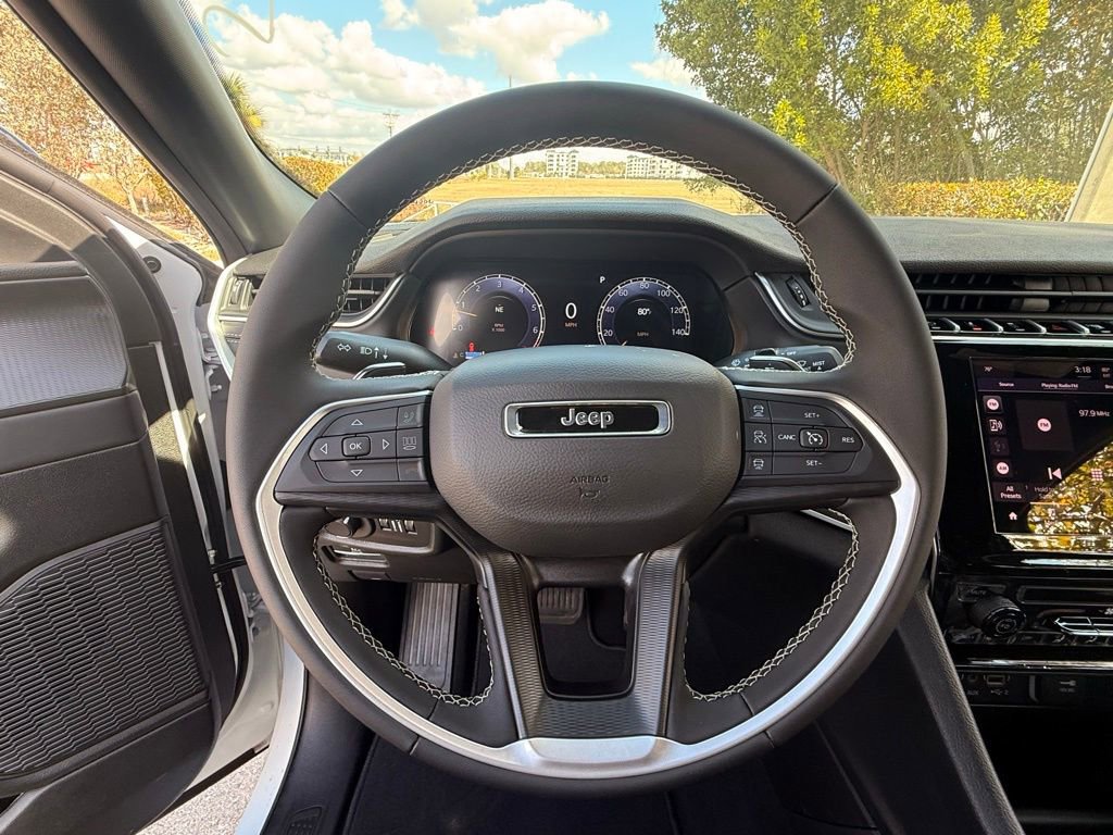 New 2026 Jeep Grand Cherokee L Laredo image 21