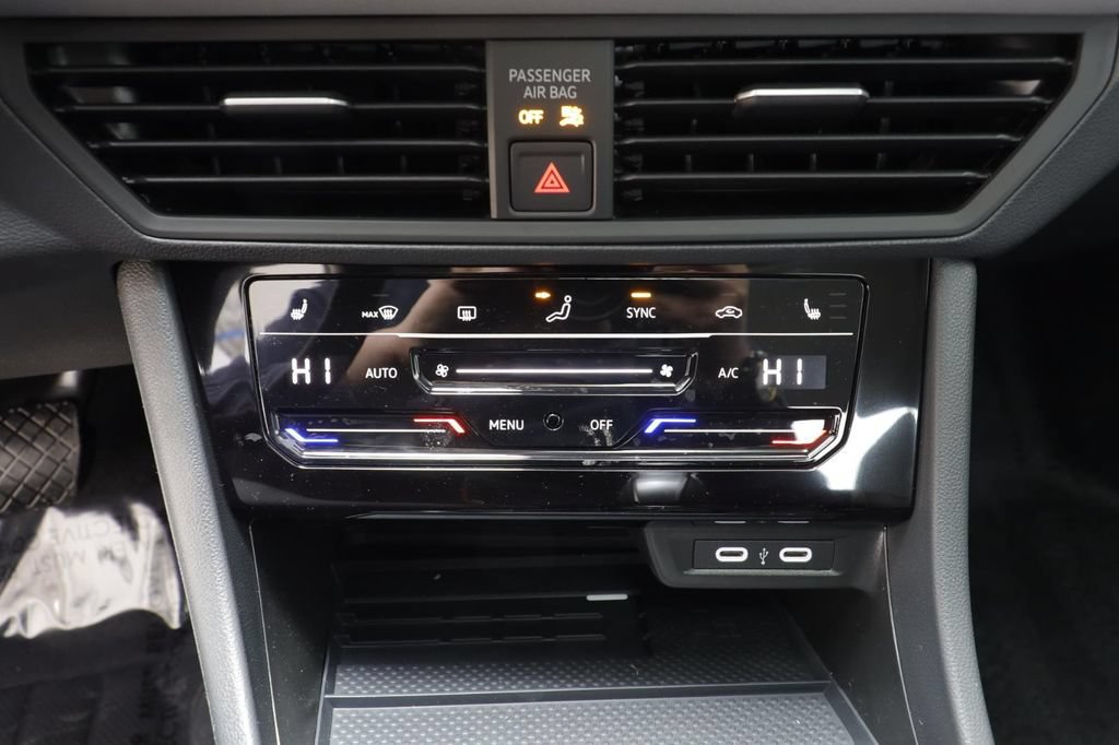 New 2026 Volkswagen Jetta SE FWD image 12