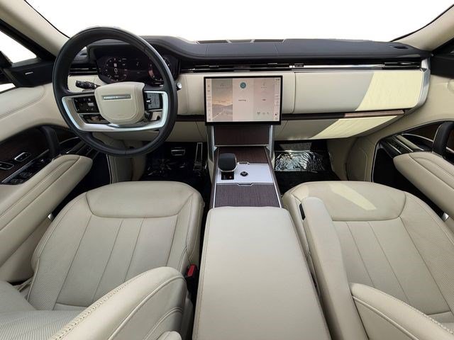 Used 2024 Land Rover Range Rover SE AWD/4WD image 12