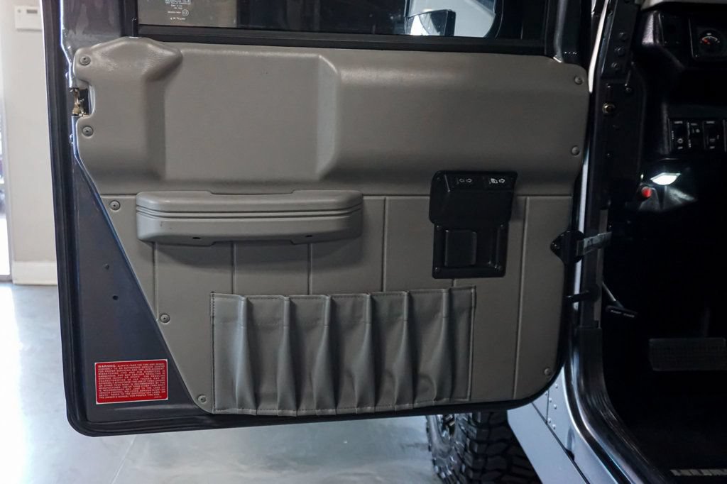 Used 2003 HUMMER H1 4-Door Wagon AWD/4WD image 20