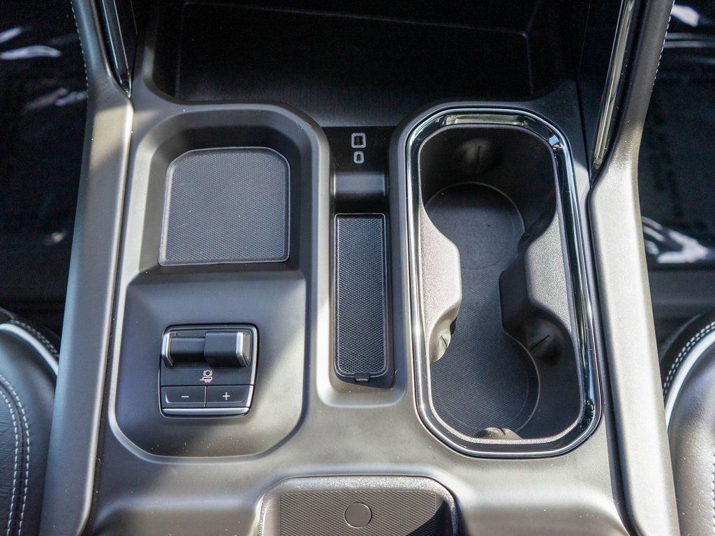 Used 2025 GMC Sierra 2500 AT4X image 30