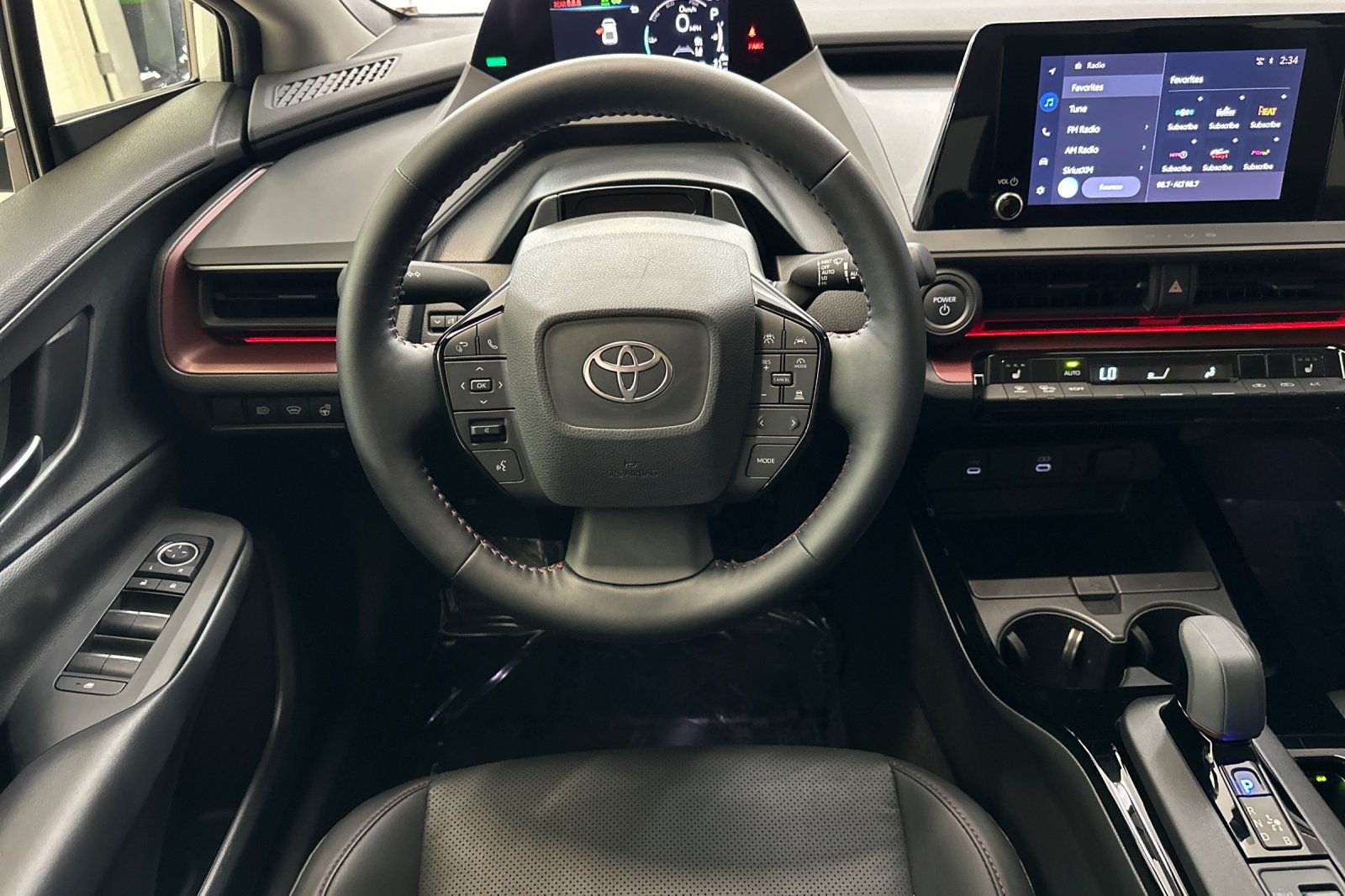 Used 2024 Toyota Prius Prime FWD image 4