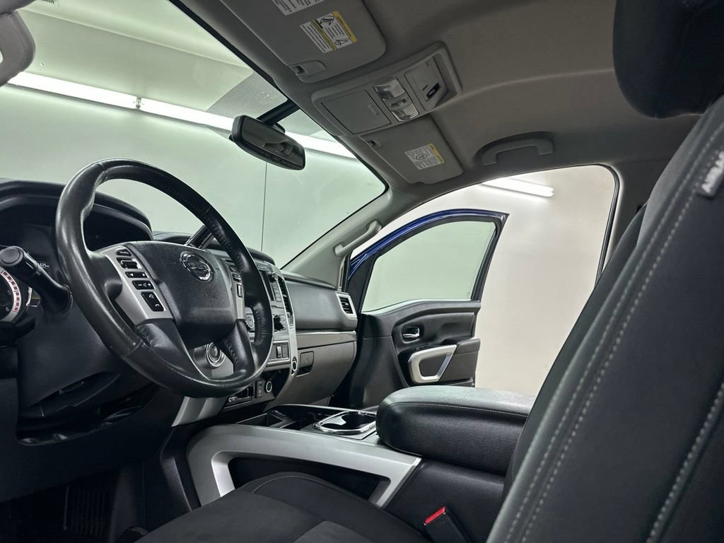 Used 2017 Nissan Titan SV RWD image 35