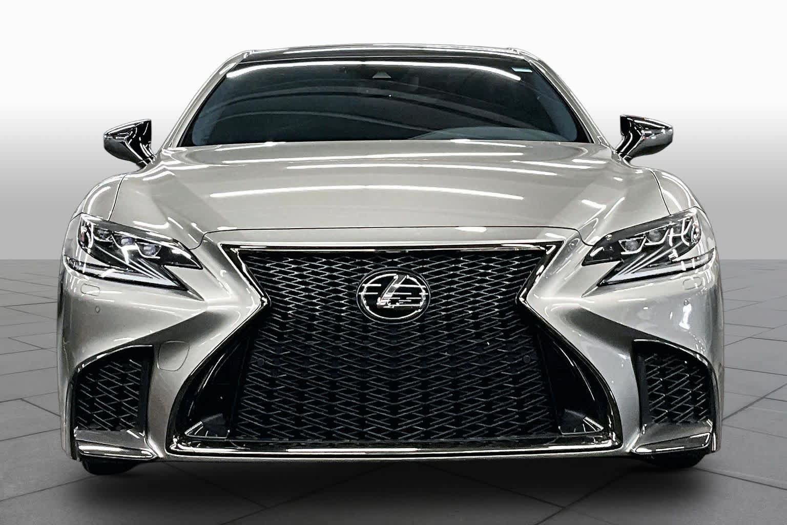 Used 2018 Lexus LS 500 F Sport w/ Accessory Package (Z2) RWD image 3