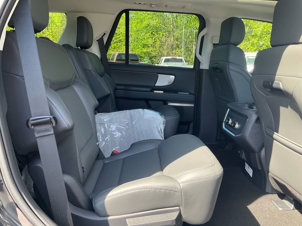 New 2026 Ford Expedition Active AWD/4WD image 13