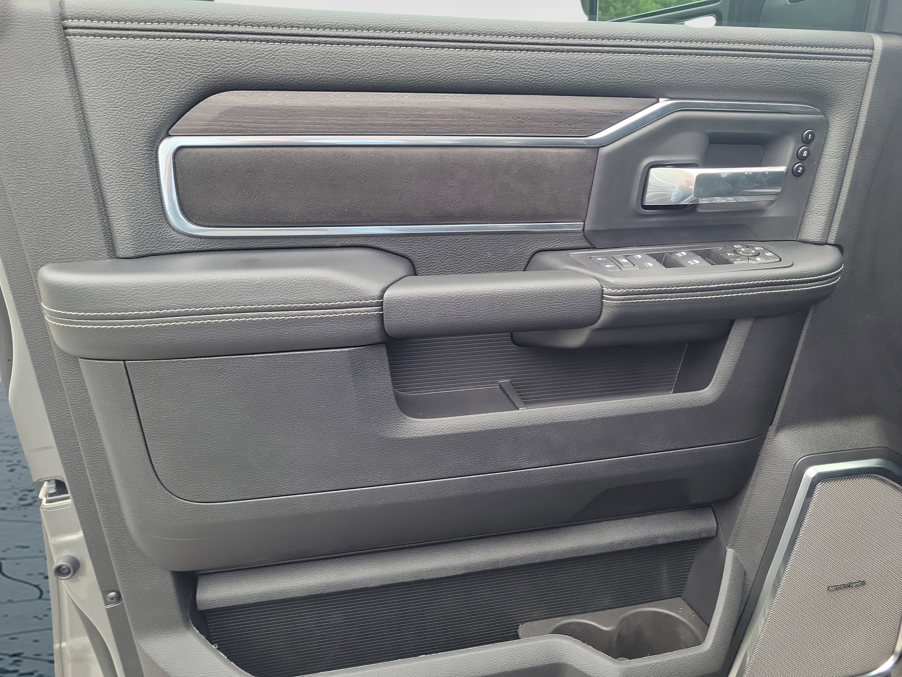 New 2026 RAM 2500 Laramie AWD/4WD image 23