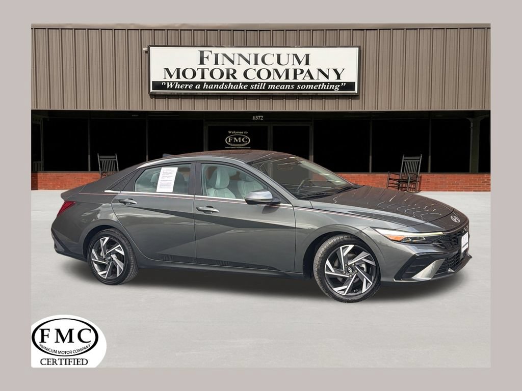 Used 2025 Hyundai Elantra Limited FWD video 1