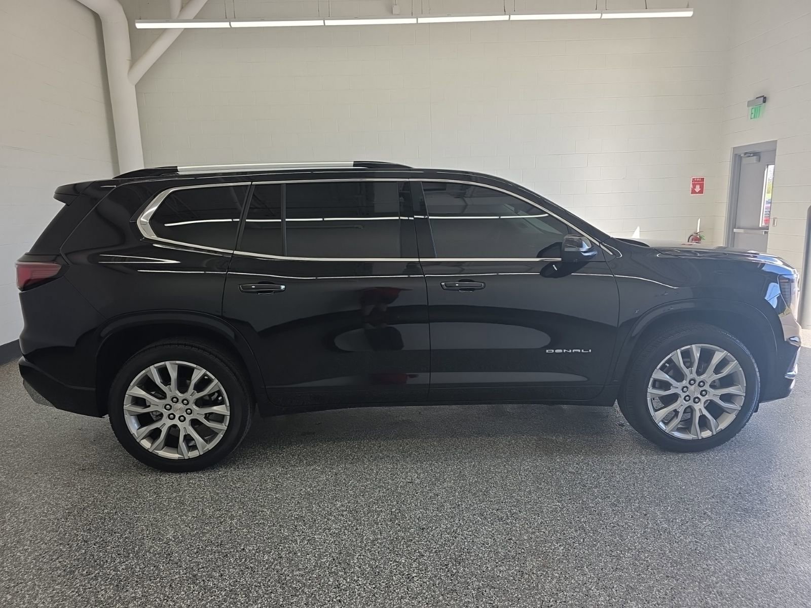 Used 2024 GMC Acadia Denali w/ Super Cruise Package image 6