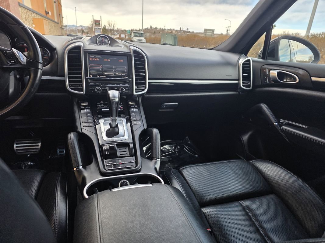 Used 2012 Porsche Cayenne S image 30