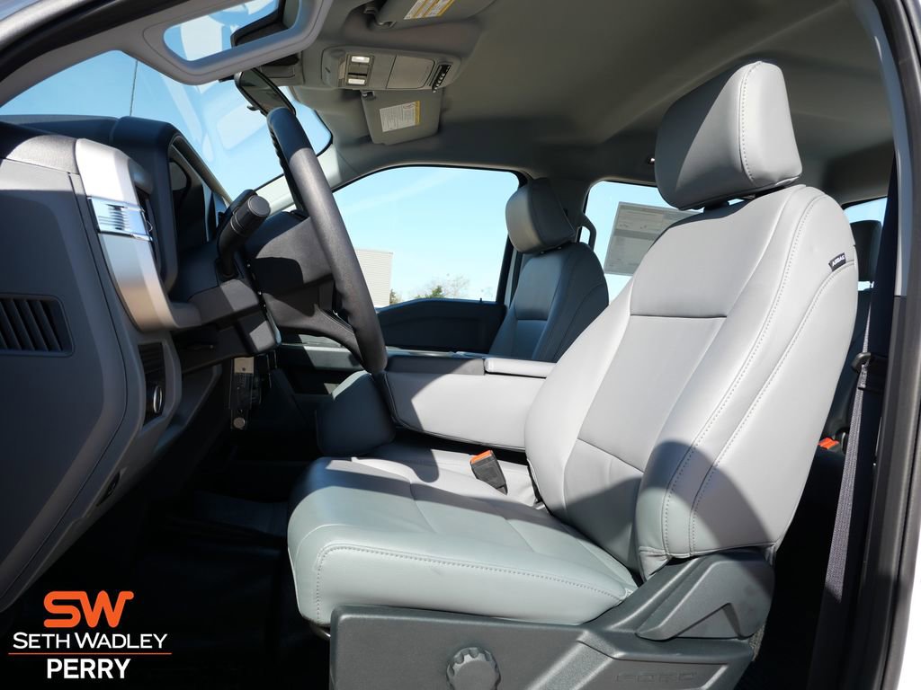 New 2026 Ford F350 XL w/ XL Chrome Package image 19