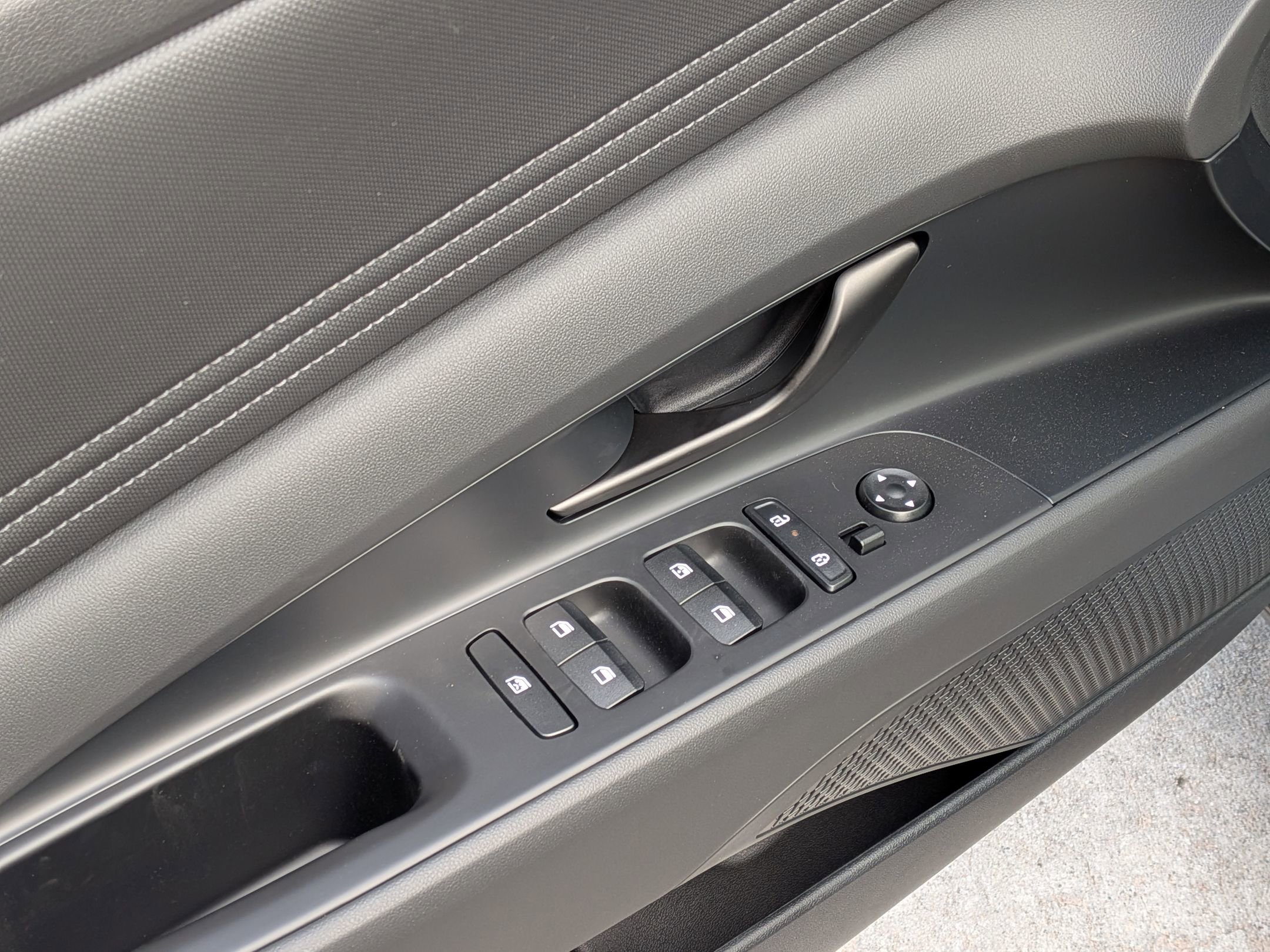 New 2026 Hyundai Elantra Sport FWD image 16