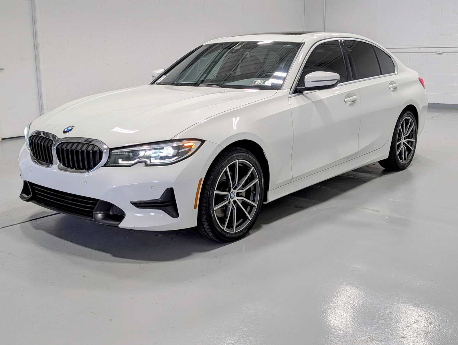 Used 2021 BMW 330i xDrive Sedan w/ Convenience Package AWD/4WD image 1