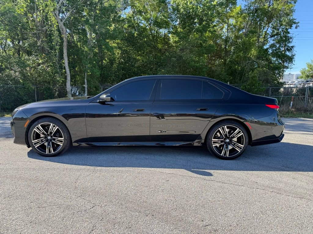 Used 2023 BMW 760i xDrive w/ Executive Package image 16