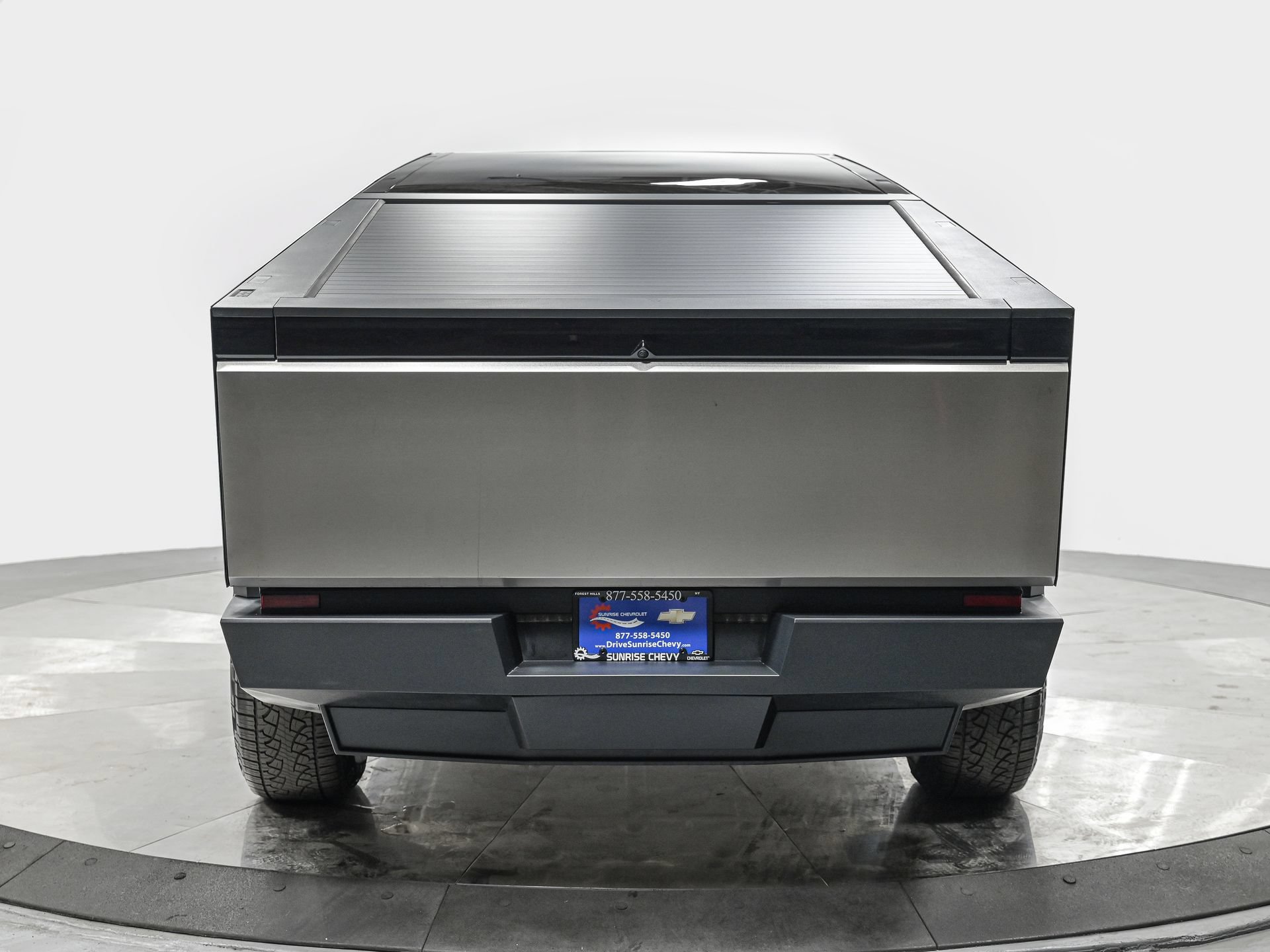 Used 2025 Tesla Cybertruck AWD Crew Cab image 5