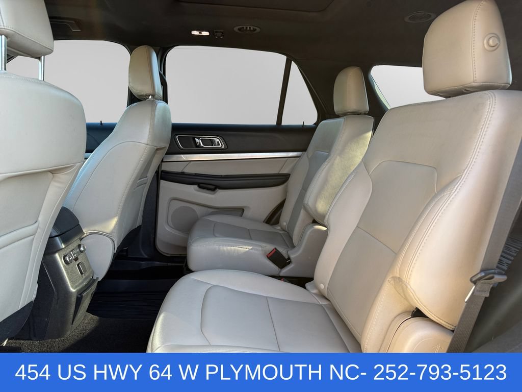 Used 2019 Ford Explorer XLT w/ Equipment Group 202A FWD image 13