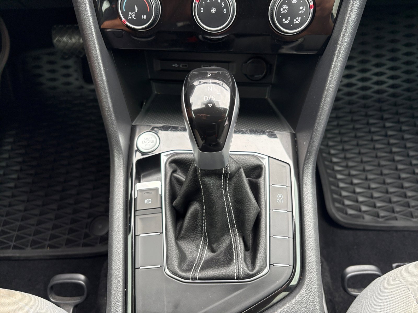 Certified 2024 Volkswagen Taos S FWD image 14