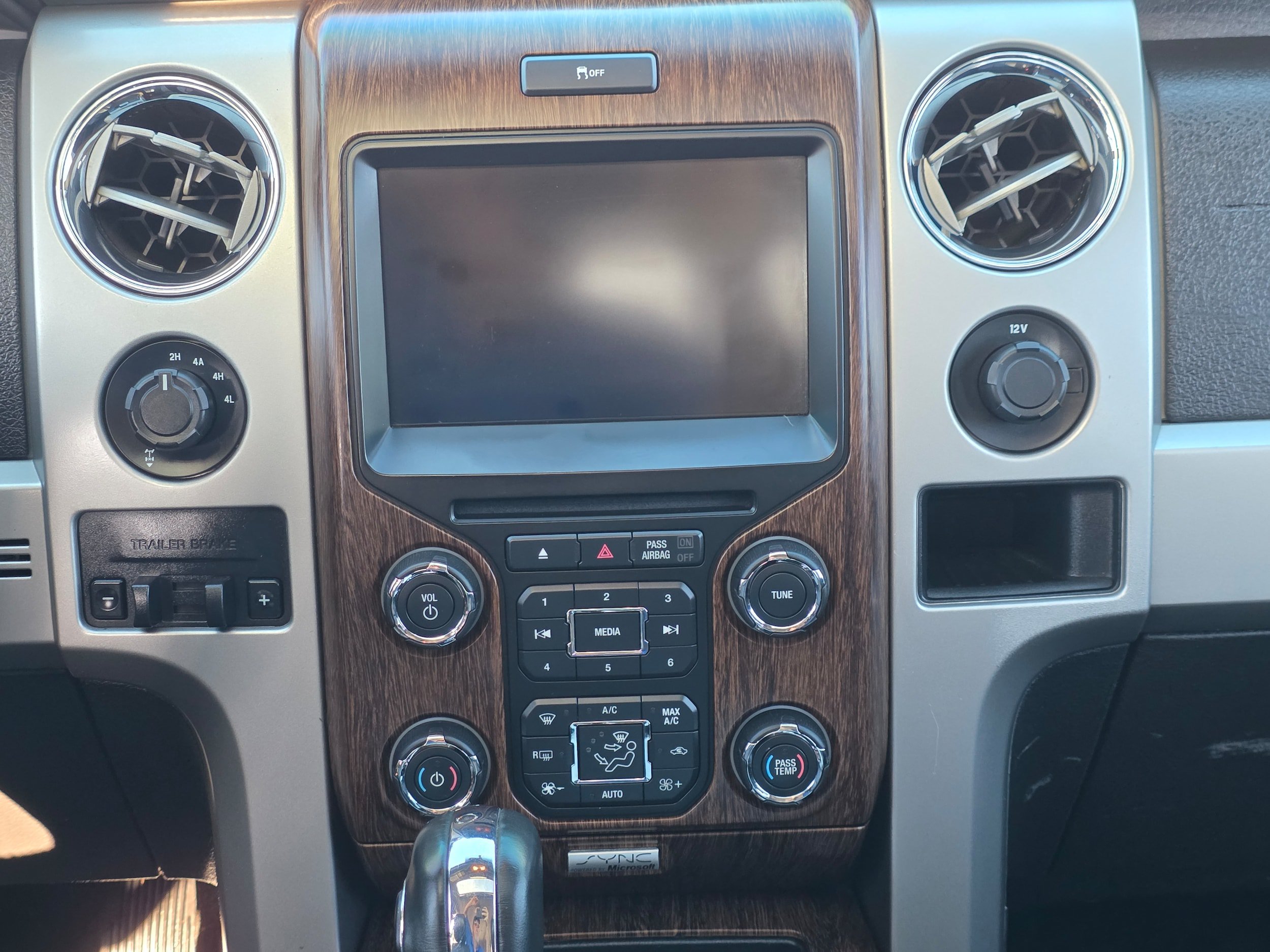 Used 2013 Ford F150 Lariat w/ Lariat Chrome Pkg AWD/4WD image 19