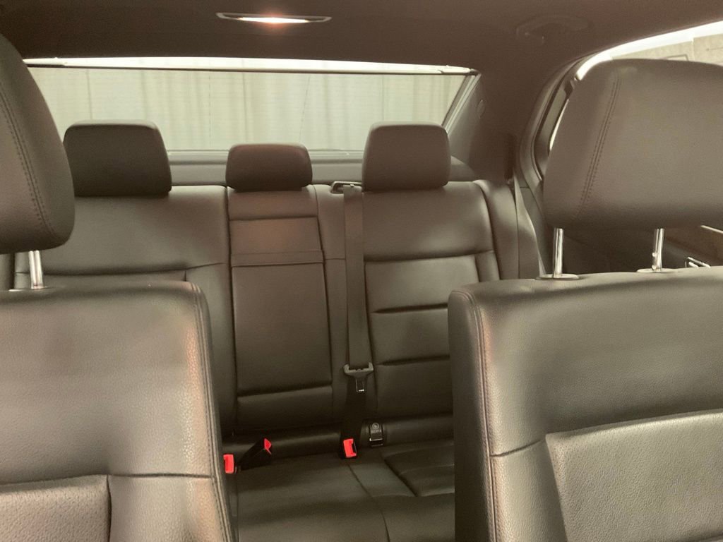 Used 2011 Mercedes-Benz E 350 4MATIC Sedan image 28