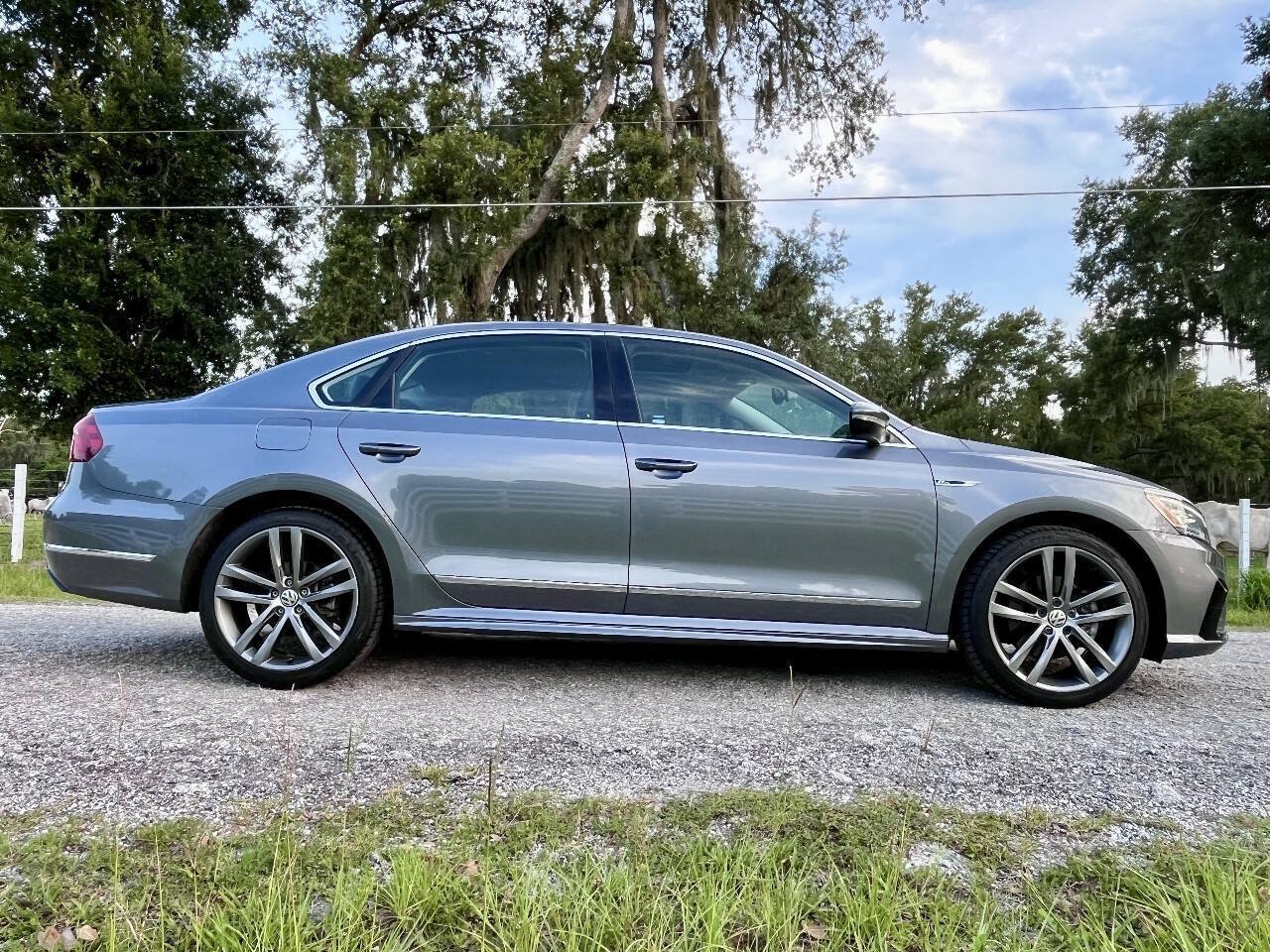 Used 2019 Volkswagen Passat 2.0T SE R-Line FWD image 13