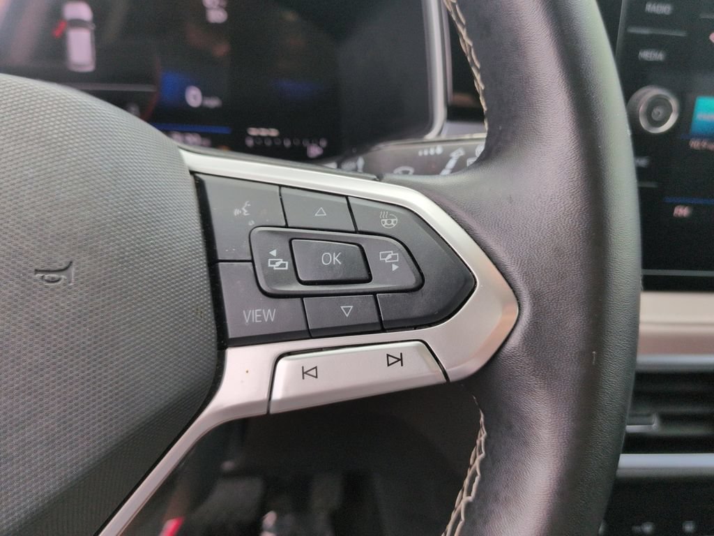 Used 2025 Volkswagen Taos SE FWD image 19