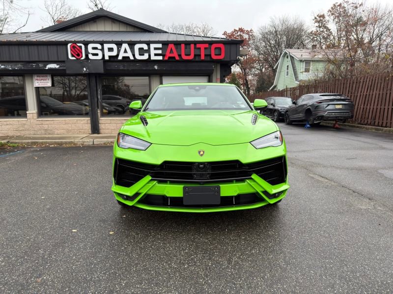 Used 2024 Lamborghini Urus S image 2