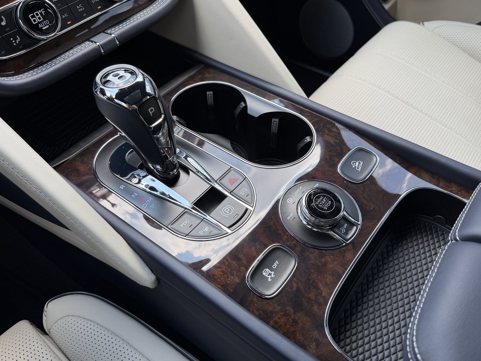 Certified 2023 Bentley Bentayga AWD/4WD image 30