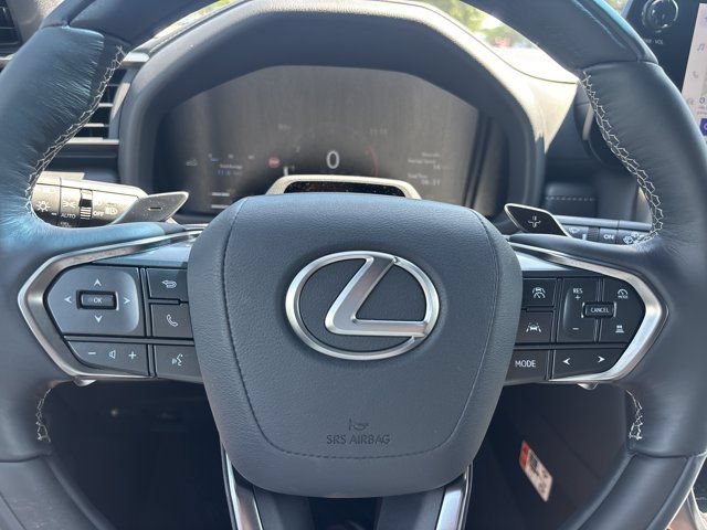 Used 2026 Lexus LX 700h Luxury w/ Appearance Package AWD/4WD image 32