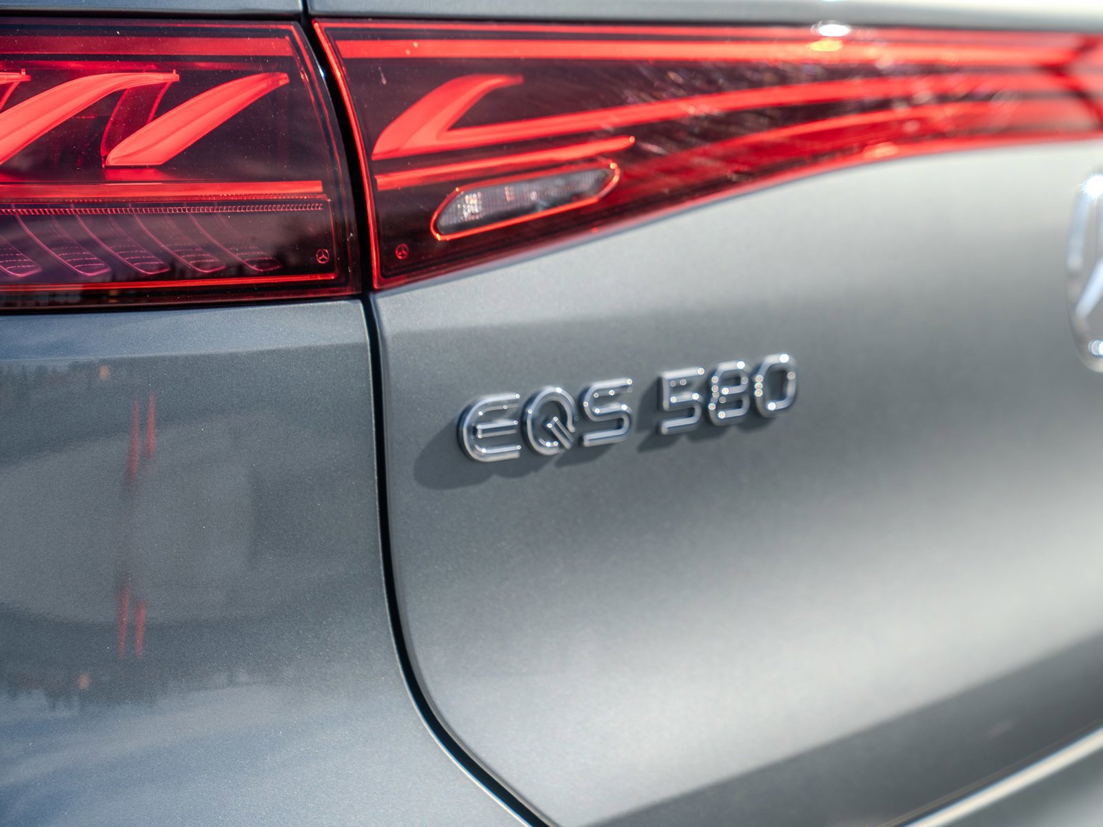 Used 2025 Mercedes-Benz EQS 580 4MATIC SUV image 12