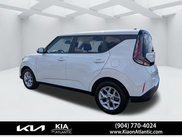 Used 2025 Kia Soul LX w/ LX Technology Package FWD image 5