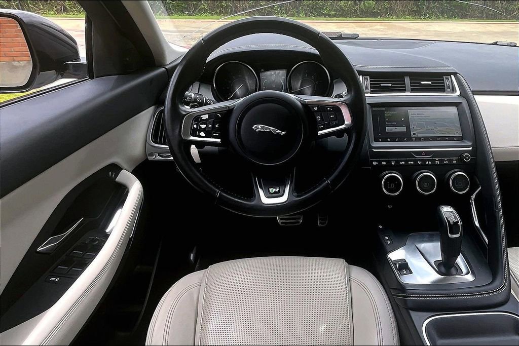 Used 2019 Jaguar E-PACE R-Dynamic S image 8