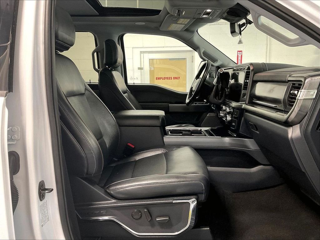 Used 2023 Ford F350 Lariat w/ Lariat Ultimate Package AWD/4WD image 11