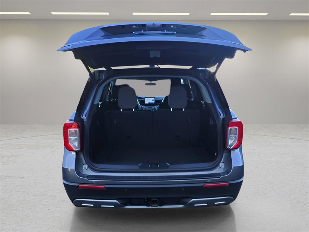 Certified 2023 Ford Explorer XLT w/ Equipment Group 202A image 9