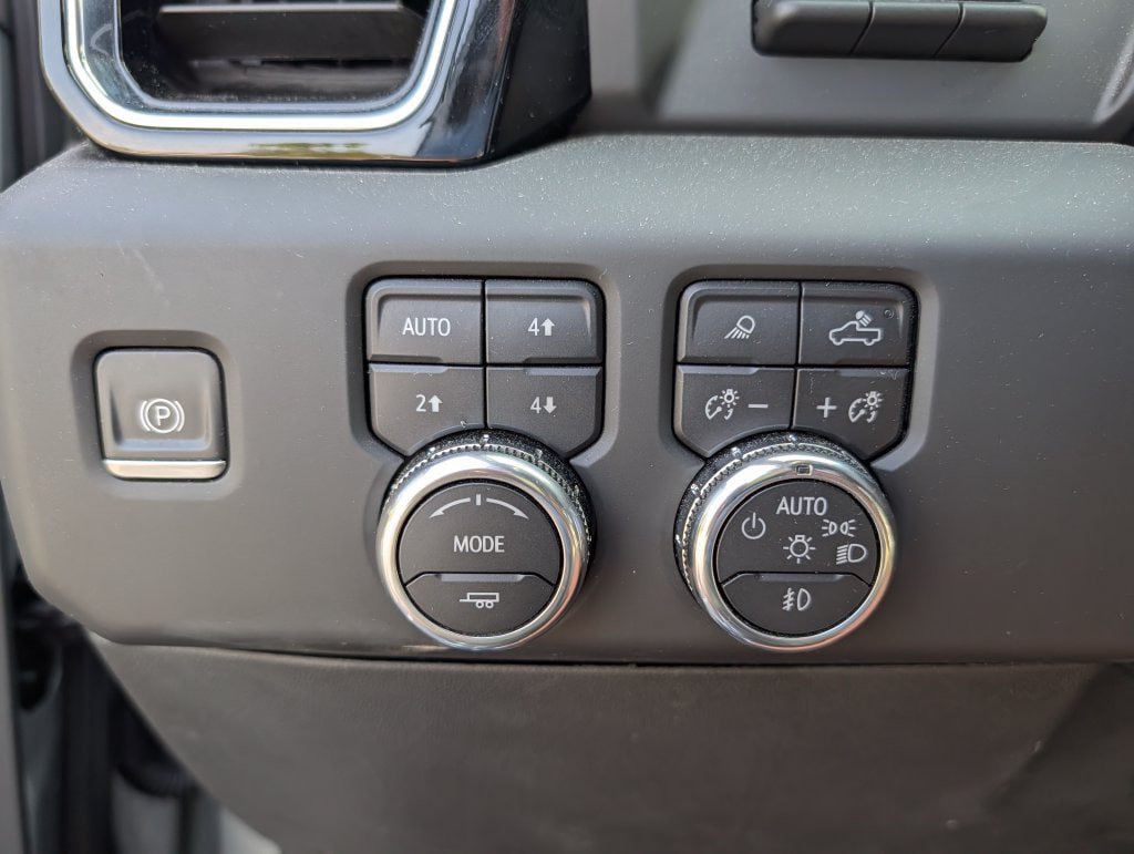Used 2024 GMC Sierra 3500 Denali w/ Denali Reserve Package AWD/4WD image 7