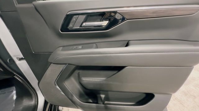 Used 2025 Chevrolet Tahoe LT image 41