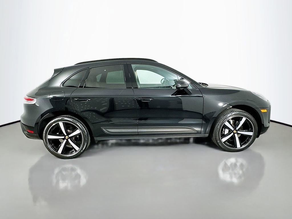 Certified 2023 Porsche Macan AWD/4WD image 8