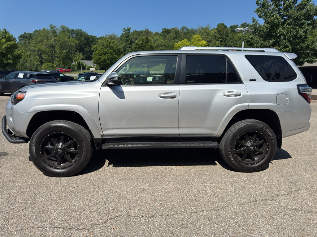 Used 2016 Toyota 4Runner SR5 Premium AWD/4WD image 3
