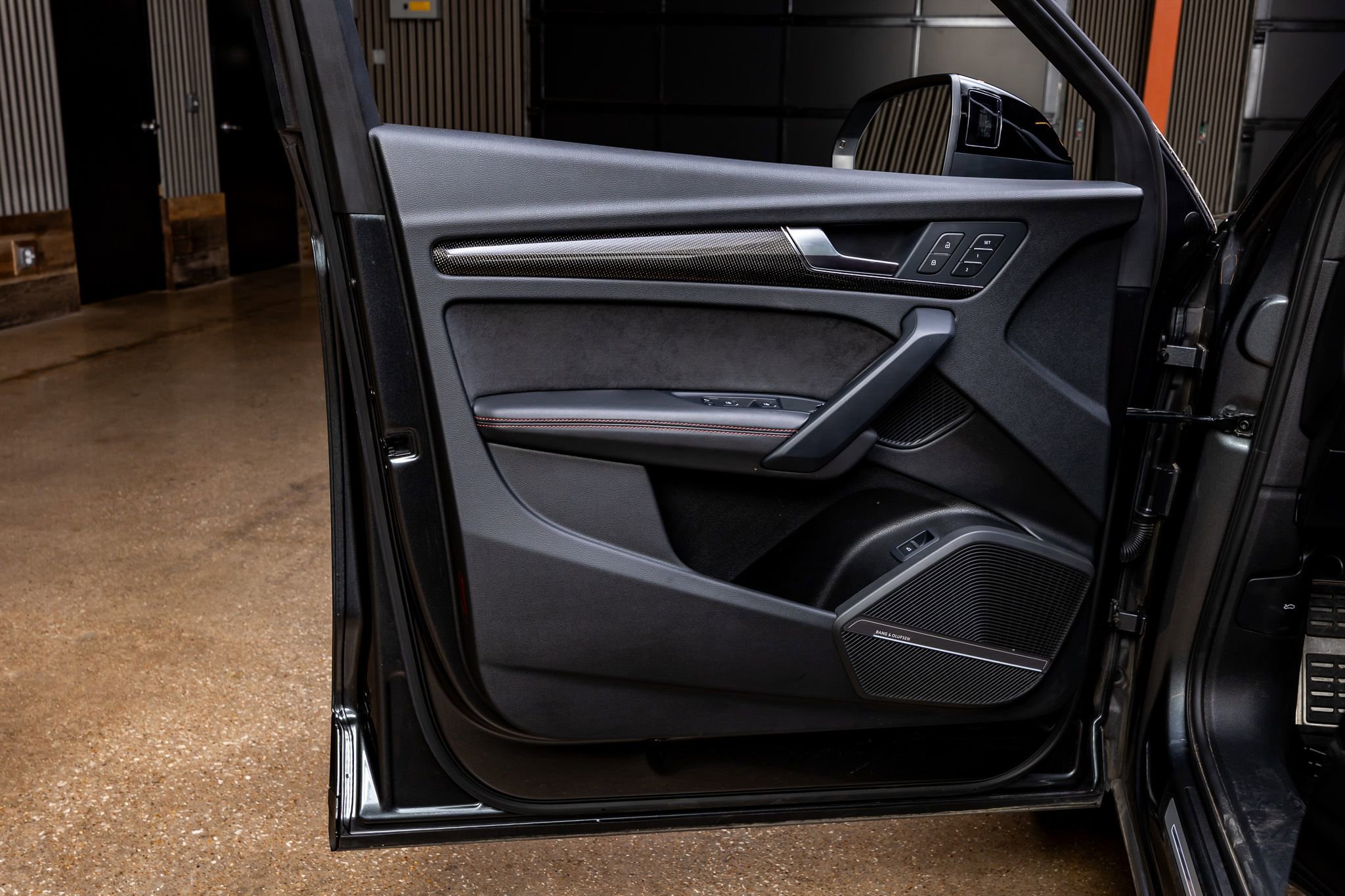 Used 2024 Audi SQ5 Prestige image 30