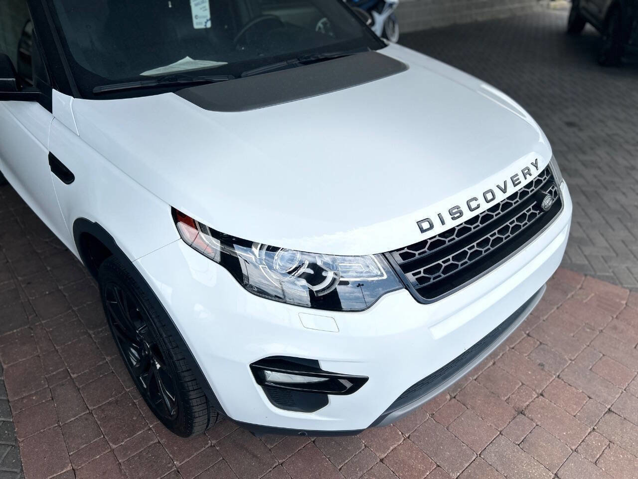 Used 2017 Land Rover Discovery Sport HSE AWD/4WD image 31