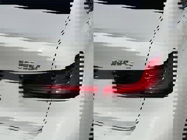 Used 2021 BMW 330e w/ Convenience Package image 7